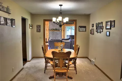 110 Hillside Dr, Sumner, IA 50674 photo 7