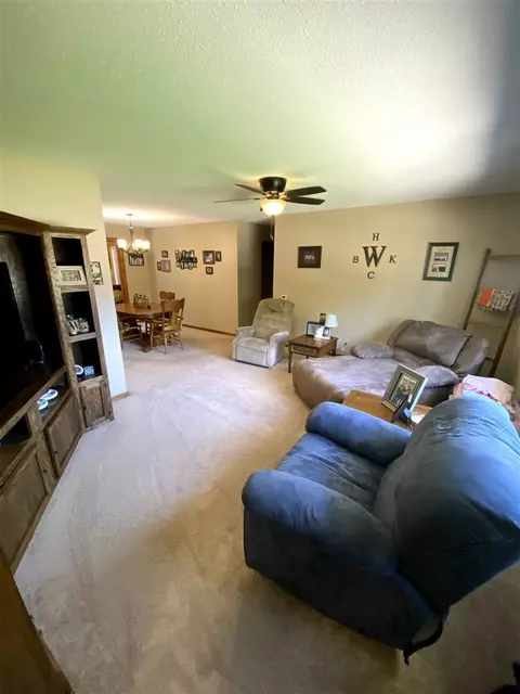 110 Hillside Dr, Sumner, IA 50674 photo 5