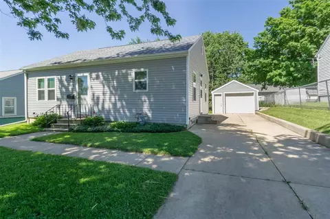 840 Maxwell St, Waterloo, IA 50701 photo 1