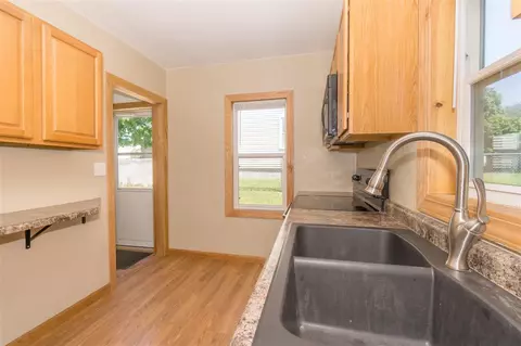 840 Maxwell St, Waterloo, IA 50701 photo 8
