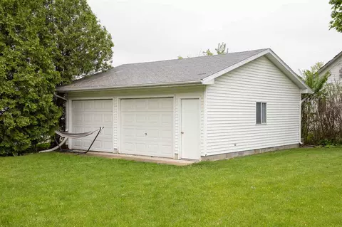 130 Eagle St, Denver, IA 50622 photo 4