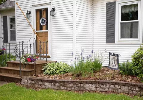 130 Eagle St, Denver, IA 50622 photo 2