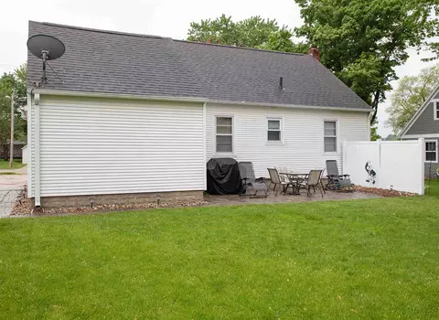 130 Eagle St, Denver, IA 50622 photo 3