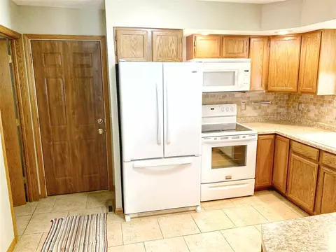 701 E Main St, Decorah, IA 52101 photo 2