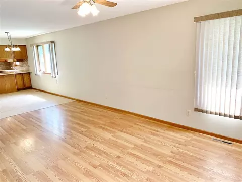 701 E Main St, Decorah, IA 52101 photo 6