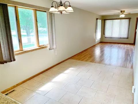 701 E Main St, Decorah, IA 52101 photo 5