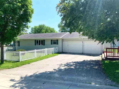 701 E Main St, Decorah, IA 52101 photo 1
