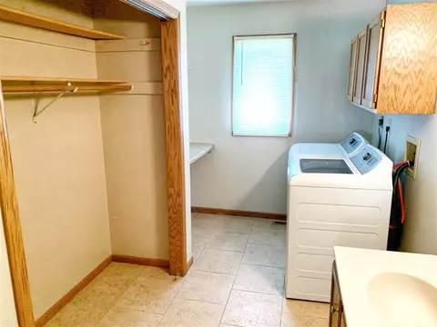 701 E Main St, Decorah, IA 52101 photo 12