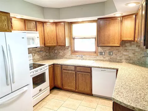 701 E Main St, Decorah, IA 52101 photo 3