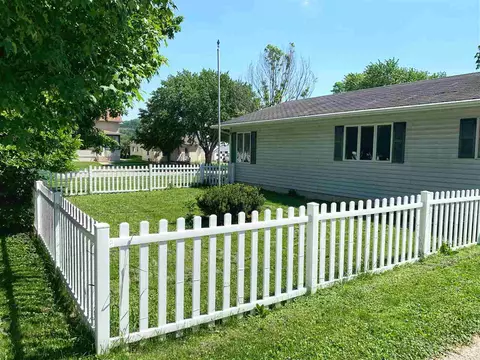 701 E Main St, Decorah, IA 52101 photo 18