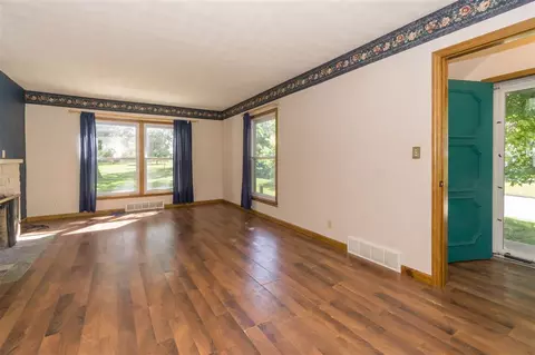 2804 Mcclain Dr, Cedar Falls, IA 50613 photo 3