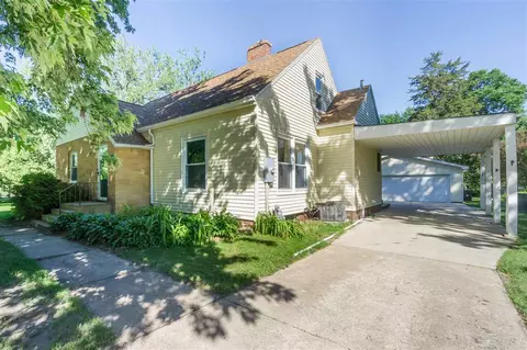 2804 Mcclain Dr, Cedar Falls, IA 50613 photo 1