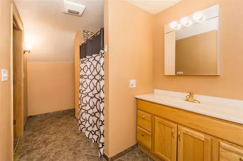 2804 Mcclain Dr, Cedar Falls, IA 50613 photo 17