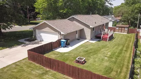 341 Longview Dr, Waterloo, IA 50701 photo 6
