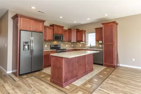 4110 Mockingbird Ln, Waterloo, IA 50702 photo 9