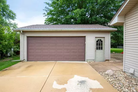 122 Devlin Cir, Cedar Falls, IA 50613 photo 27