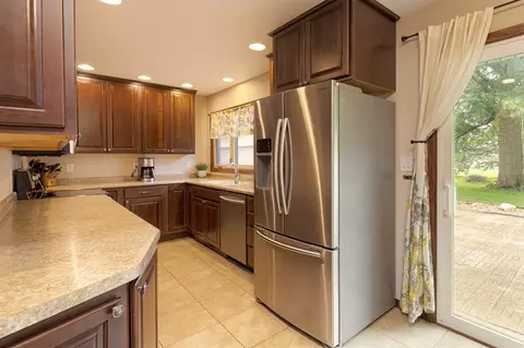 122 Devlin Cir, Cedar Falls, IA 50613 photo 8