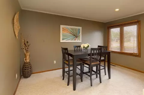 122 Devlin Cir, Cedar Falls, IA 50613 photo 4