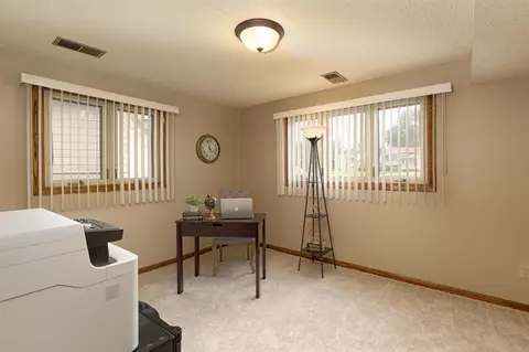 122 Devlin Cir, Cedar Falls, IA 50613 photo 21