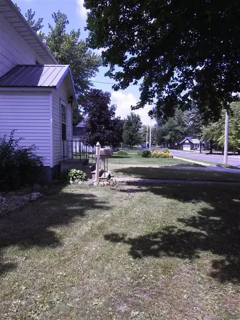 207 N Maple St, Sumner, IA 50674 photo 27