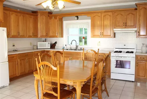 3845 E Gresham Rd, Dunkerton, IA 50626 photo 6