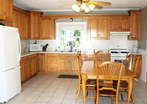 3845 E Gresham Rd, Dunkerton, IA 50626 photo 5