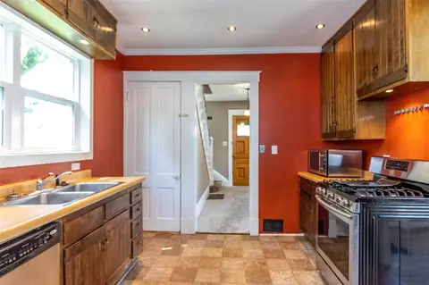 1204 Bertch Ave, Waterloo, IA 50702 photo 8