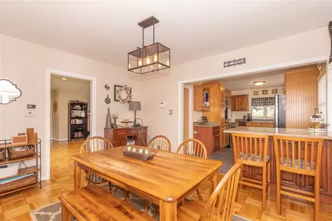 348 Ivanhoe Rd, Waterloo, IA 50701 photo 8