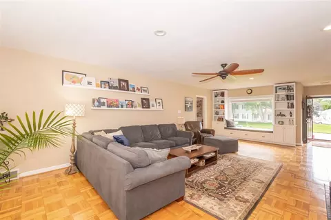 348 Ivanhoe Rd, Waterloo, IA 50701 photo 3