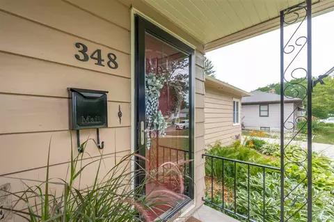 348 Ivanhoe Rd, Waterloo, IA 50701 photo 2