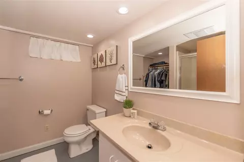 348 Ivanhoe Rd, Waterloo, IA 50701 photo 22