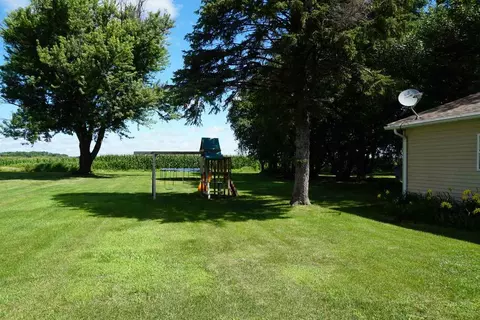 208 Hampton St, Rudd, IA 50471 photo 5