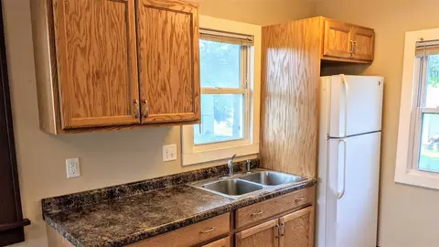 619 Maynard Ave, Waterloo, IA 50701 photo 7