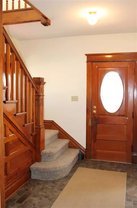 170 E Franklin St, Denver, IA 50622 photo 2