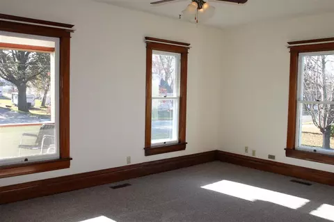 170 E Franklin St, Denver, IA 50622 photo 6