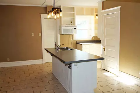 170 E Franklin St, Denver, IA 50622 photo 9