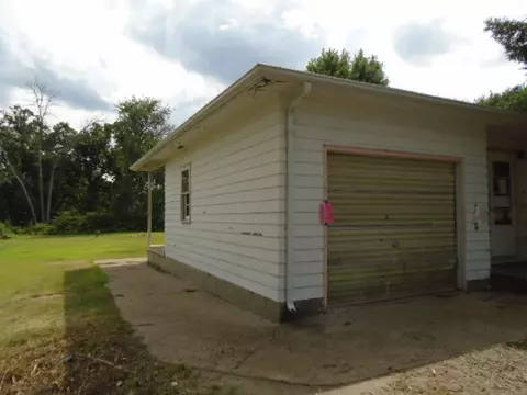 1127 Maynard Ave, Waterloo, IA 50701 photo 2