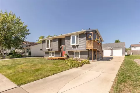 1122 Fleur Dr, Waterloo, IA 50701 photo 2