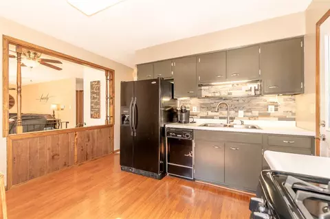 1122 Fleur Dr, Waterloo, IA 50701 photo 7