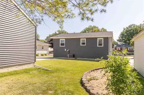 1122 Fleur Dr, Waterloo, IA 50701 photo 23