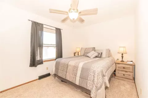 1122 Fleur Dr, Waterloo, IA 50701 photo 11