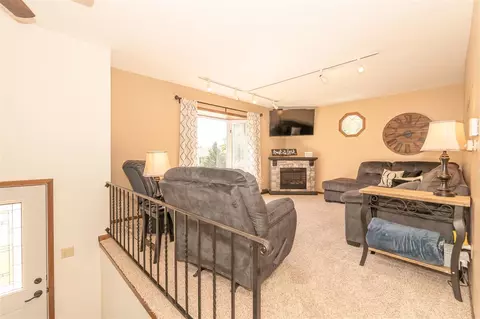 1122 Fleur Dr, Waterloo, IA 50701 photo 6