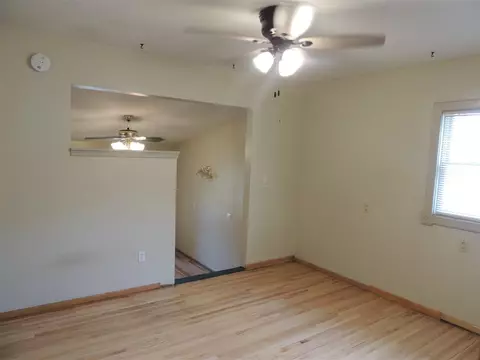 1521 E Mitchell Ave, Waterloo, IA 50702 photo 8