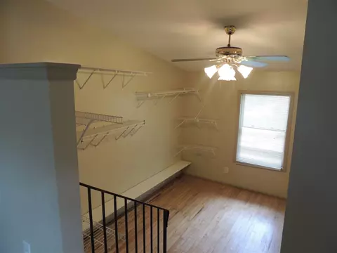 1521 E Mitchell Ave, Waterloo, IA 50702 photo 10