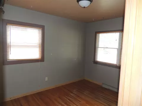 1521 E Mitchell Ave, Waterloo, IA 50702 photo 13