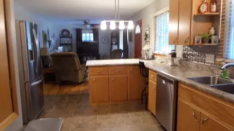 513 4th St, Gladbrook, IA 50635 photo 8