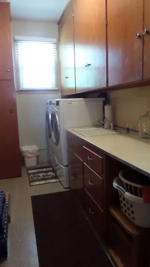 513 4th St, Gladbrook, IA 50635 photo 7