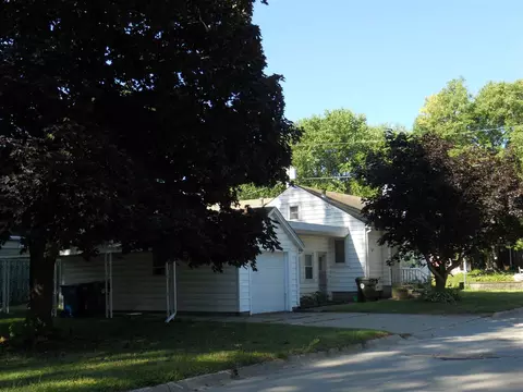 625 Upton, Waterloo, IA 50701 photo 2