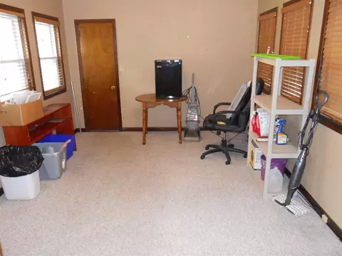 625 Upton, Waterloo, IA 50701 photo 9