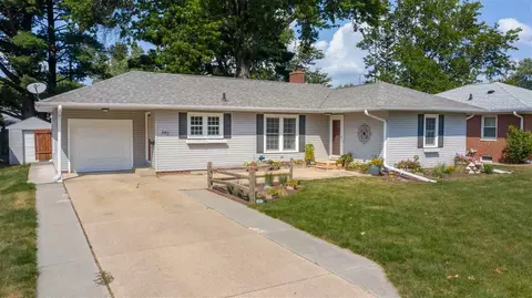 243 Ivanhoe Rd, Waterloo, IA 50701 photo 1